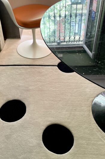 Mesa Tulip de Eero Saarinen con Mármol Marquina - Imagen 2