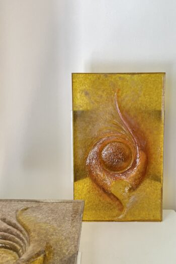 Aplique de Resina y Metal - Imagen 2