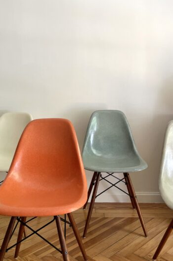 Sillas de Fibra de vidrio de Charles & Ray Eames