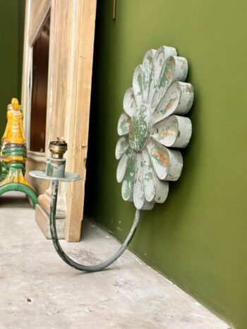 Pareja de Apliques de Zinc con Forma de Gran Flor - Imagen 8